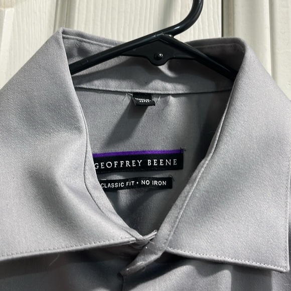 Preowned Geoffrey Beene Size 16 32/33 Size Large Dark Grey Classic Button Up. - Picture 9 of 11